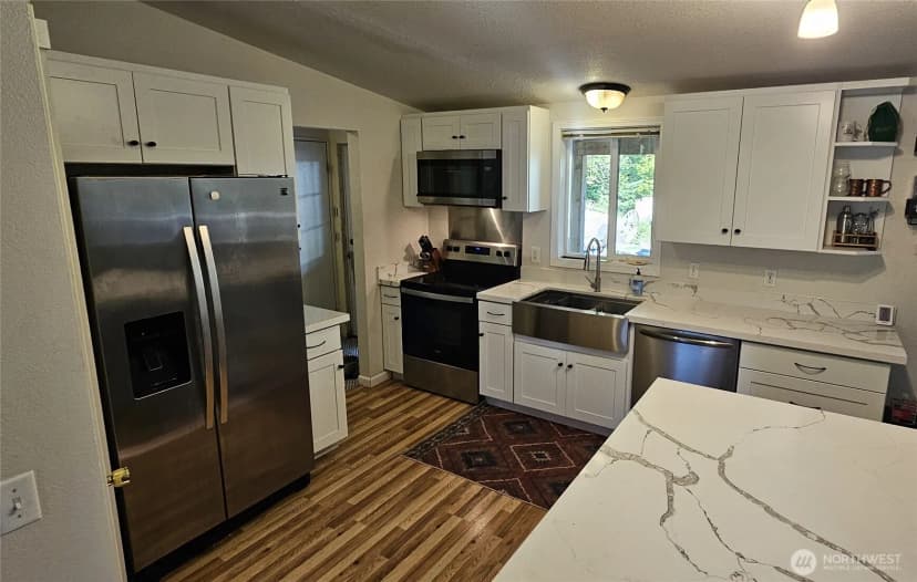Property photo for 19310 320th Avenue Ne, Duvall photo 4