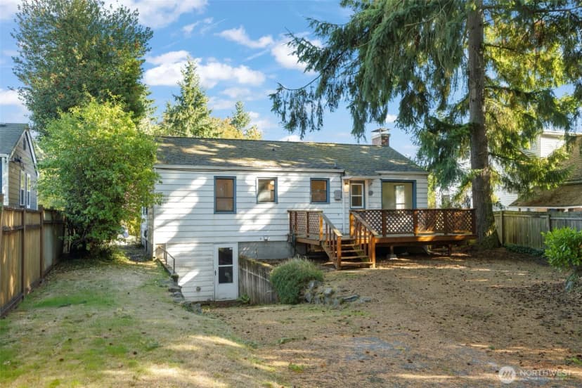 Property photo for 10747 Dayton Avenue N, Seattle photo 28
