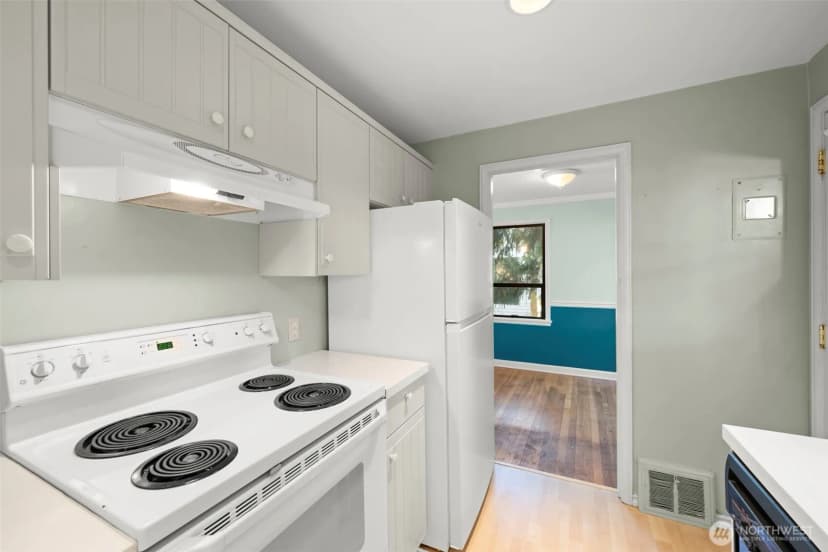 Property photo for 10747 Dayton Avenue N, Seattle photo 16