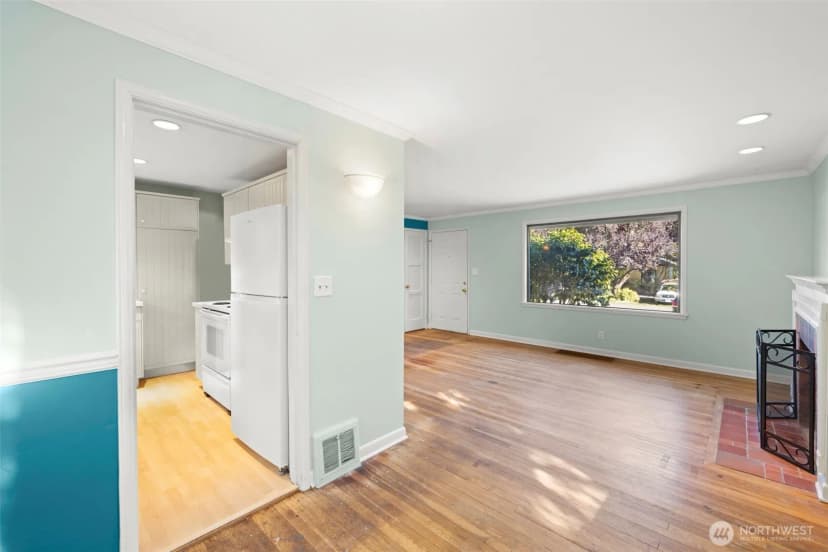 Property photo for 10747 Dayton Avenue N, Seattle photo 8
