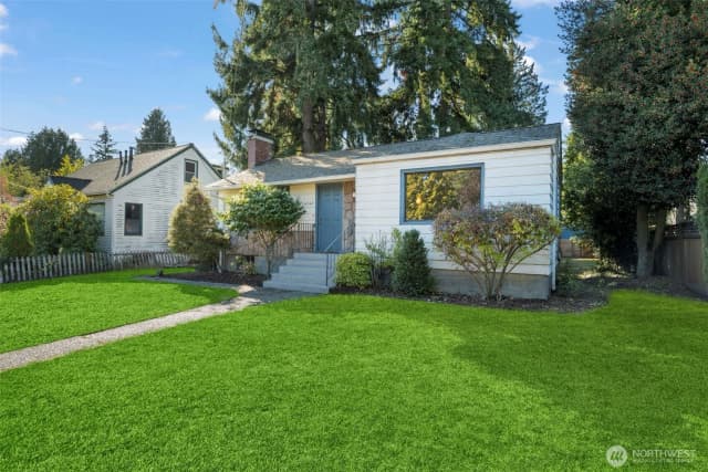 Property photo for 10747 Dayton Avenue N, Seattle photo 2