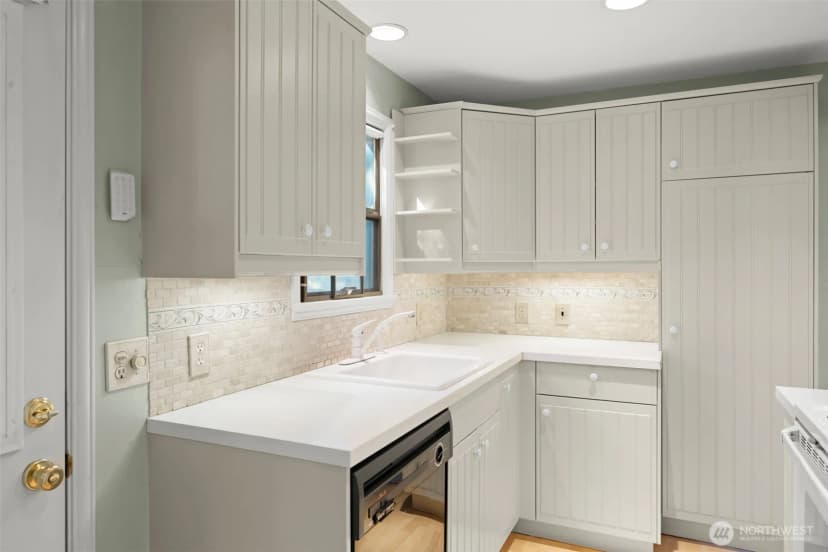Property photo for 10747 Dayton Avenue N, Seattle photo 12