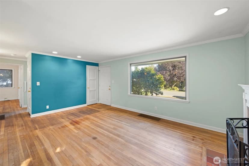 Property photo for 10747 Dayton Avenue N, Seattle photo 9