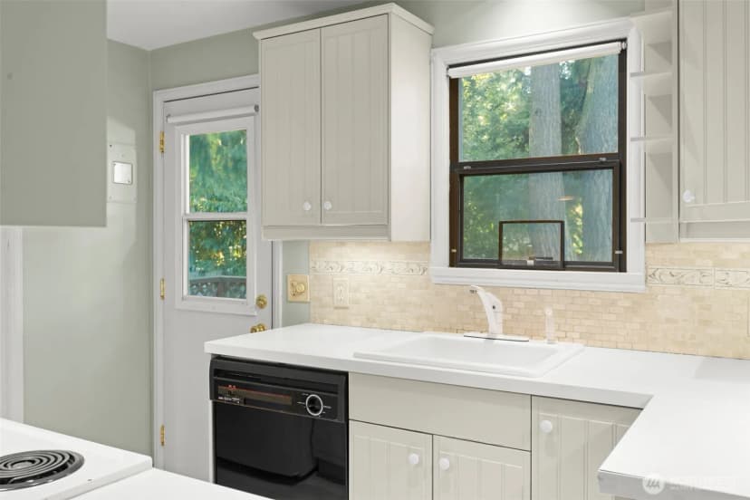 Property photo for 10747 Dayton Avenue N, Seattle photo 15