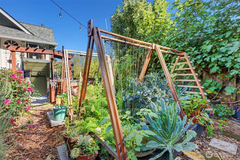 Property photo for 1047 S Donovan Street, Seattle photo 32