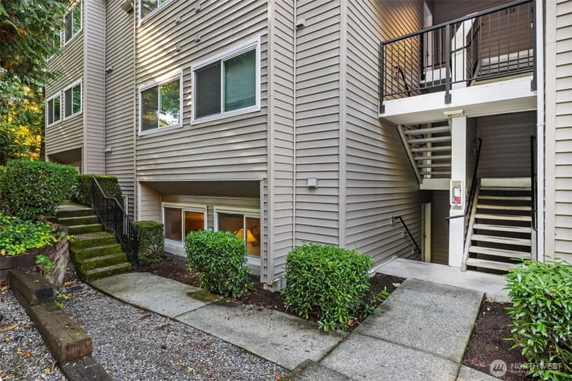 Property photo for 12044 100th Avenue Ne #h102, Kirkland photo 4