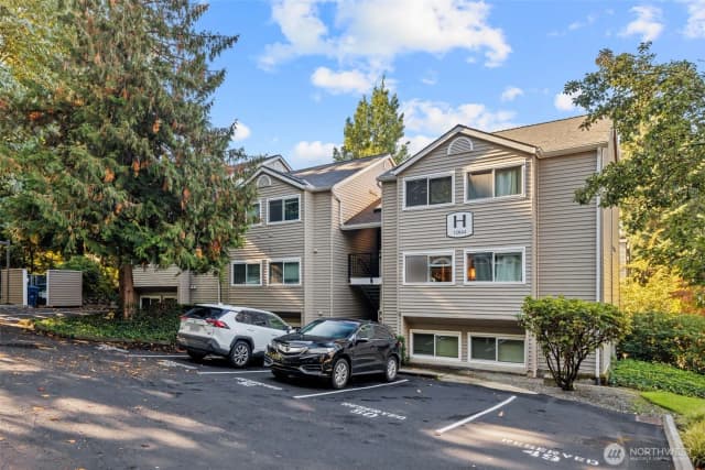 Property photo for 12044 100th Avenue Ne #h102, Kirkland photo 2