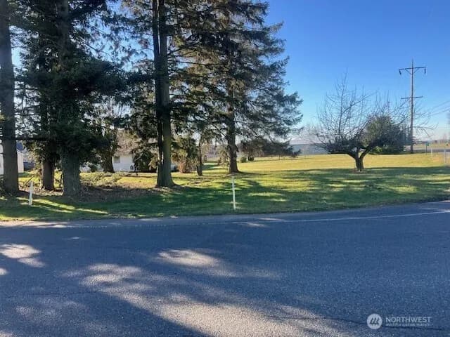 Property photo for 8885 Line Rd, Lynden photo 5