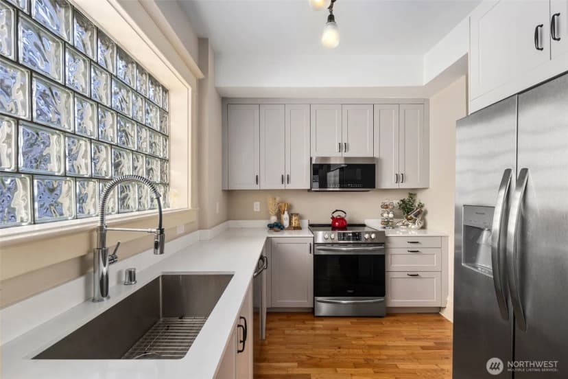 Property photo for 503 12th Avenue E, Seattle photo 11