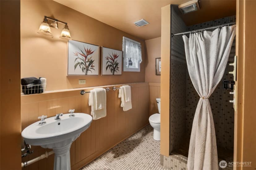 Property photo for 503 12th Avenue E, Seattle photo 34