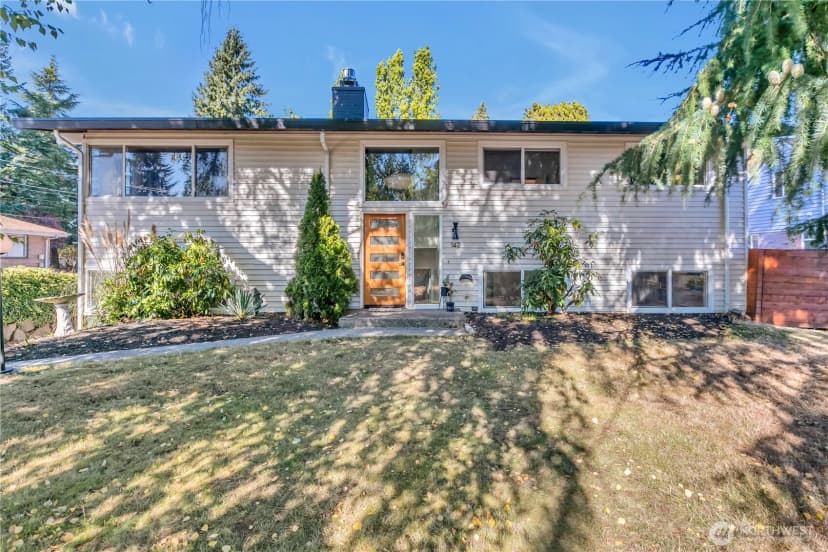 Property photo for 142 Sw 142nd Street, Burien