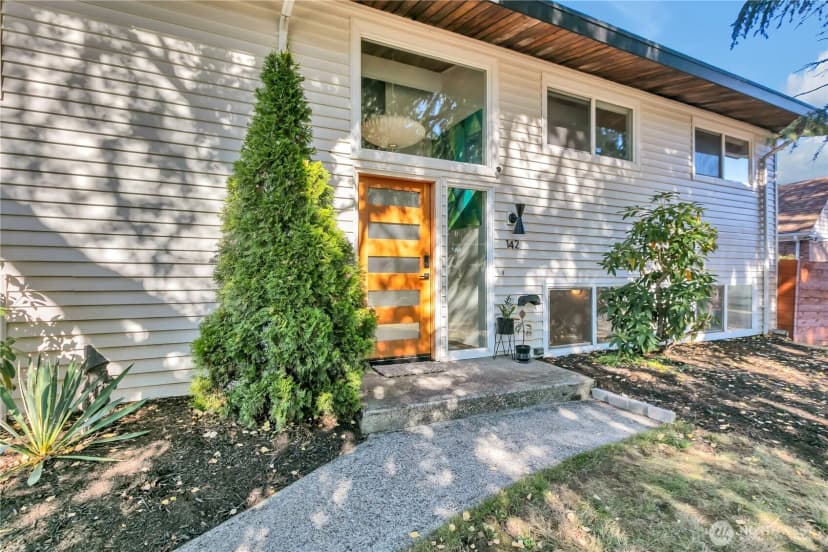 Property photo for 142 Sw 142nd Street, Burien photo 2