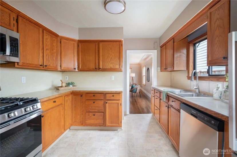 Property photo for 5237 S Thompson Avenue, Tacoma photo 5