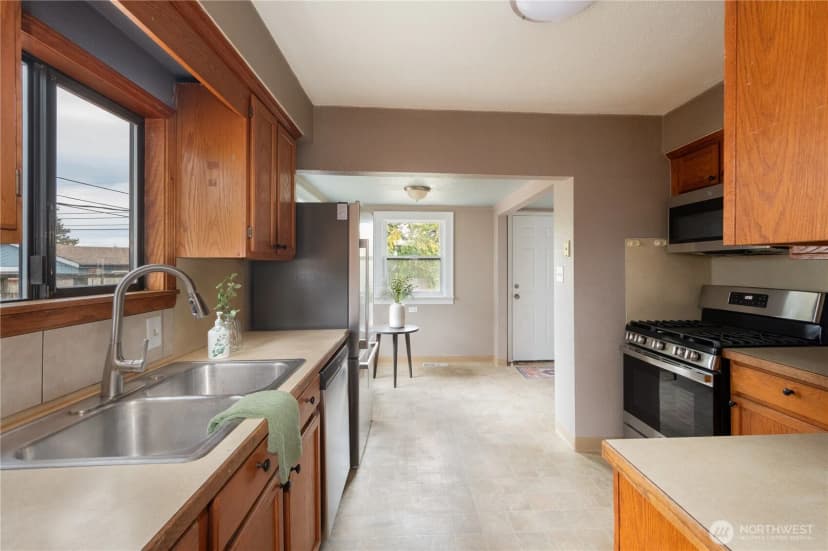 Property photo for 5237 S Thompson Avenue, Tacoma photo 4