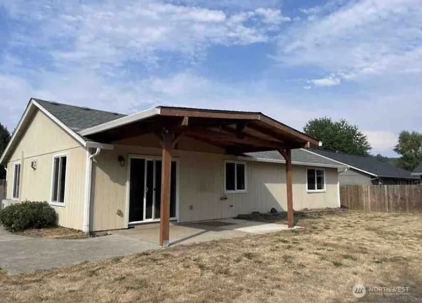 Property photo for 307 E Valley Street Dr, Yacolt