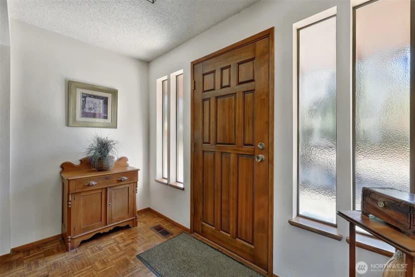 Property photo for 4327 Waller Road E, Tacoma photo 6