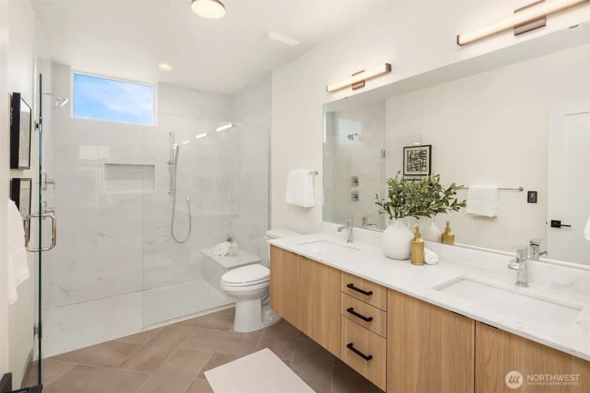 Property photo for 4422 1st Avenue Ne #a, Seattle photo 12