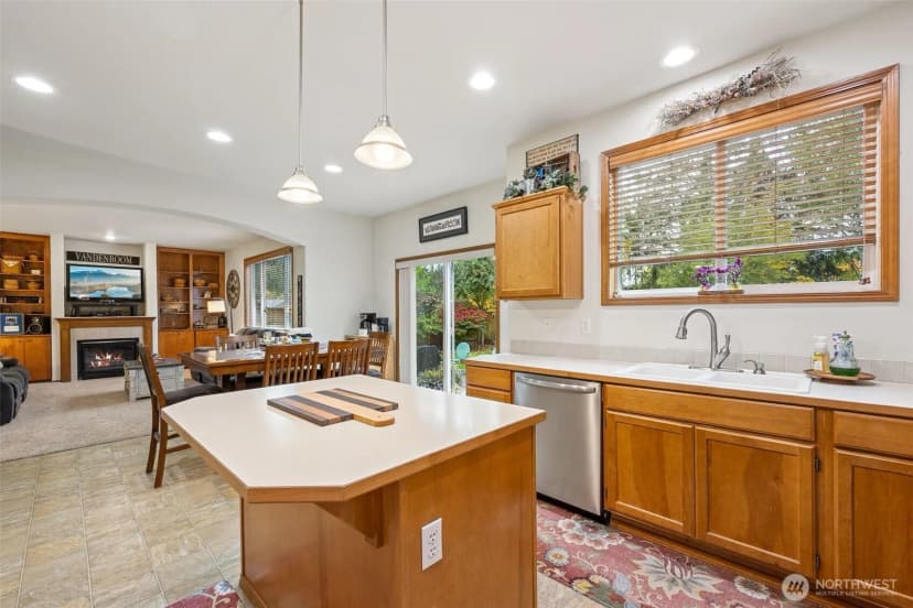 Property photo for 222 Easton Avenue W, Eatonville photo 11