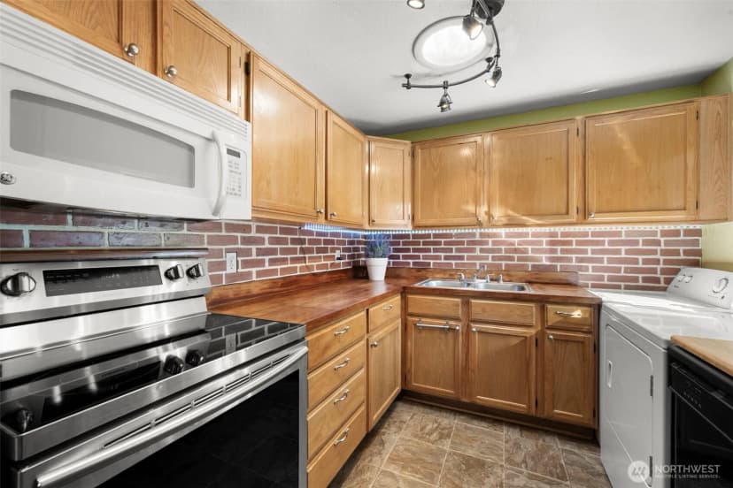 Property photo for 4112 222nd Street Sw, Mountlake Terrace photo 9