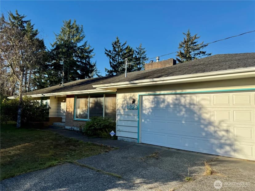 Property photo for 1323 S Montesano St, Westport