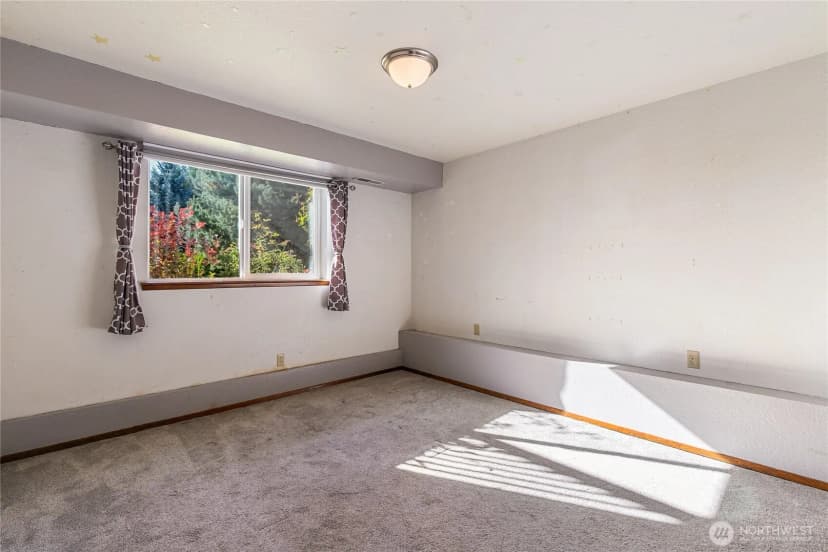 Property photo for 197 Bay Lyn Drive, Lynden photo 16