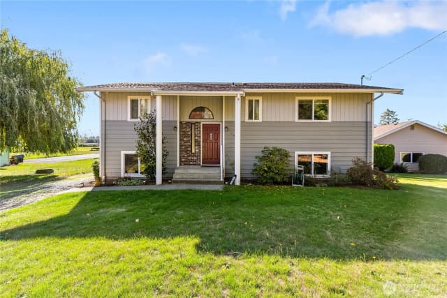 Property photo for 197 Bay Lyn Drive, Lynden