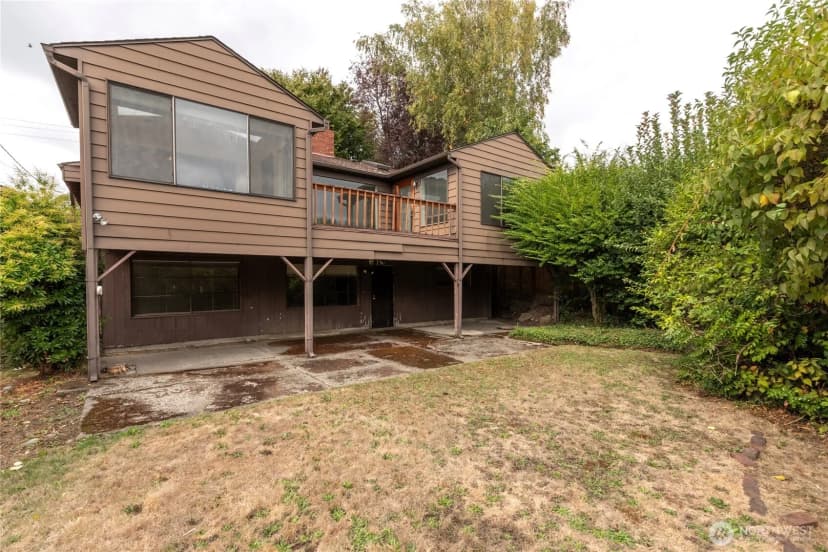 Property photo for 7210 Seward Park Avenue S, Seattle photo 13