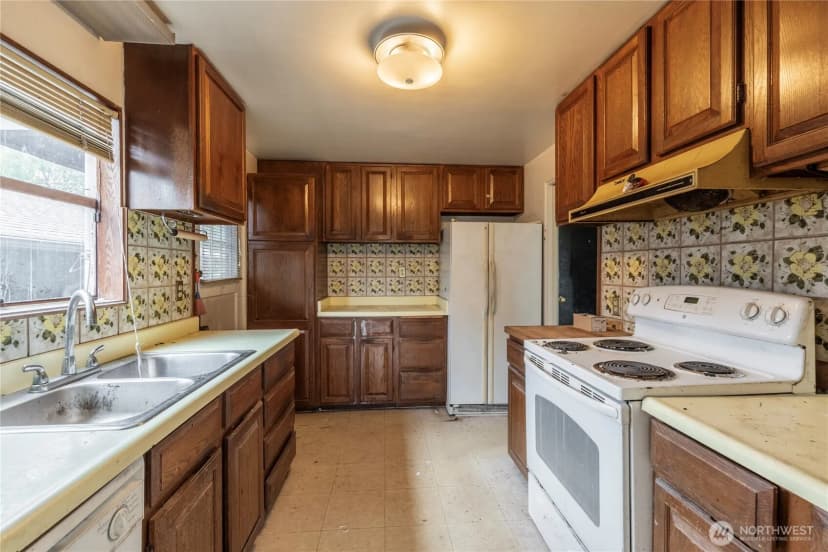 Property photo for 7210 Seward Park Avenue S, Seattle photo 6