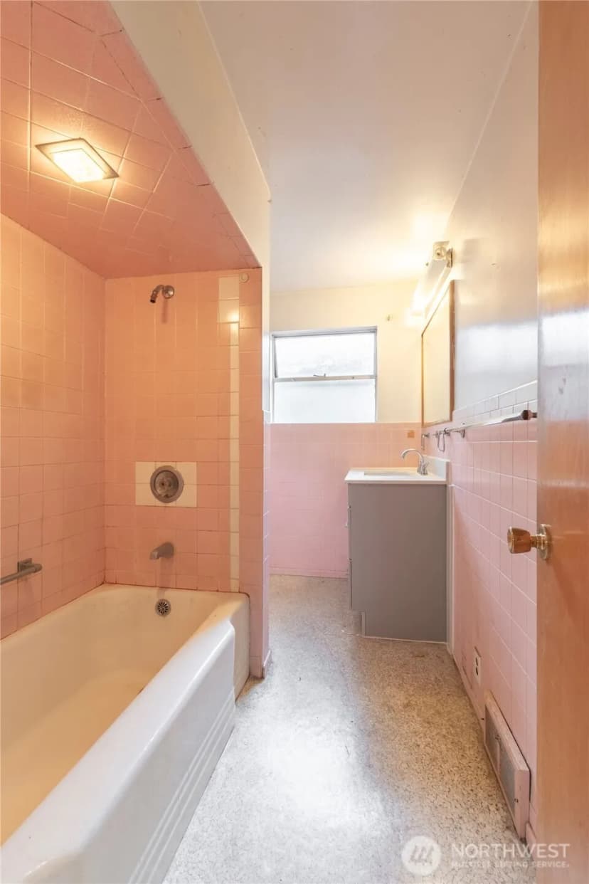 Property photo for 7210 Seward Park Avenue S, Seattle photo 9