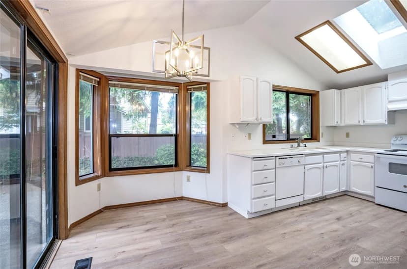 Property photo for 9711 Onyx Drive Sw, Lakewood photo 10