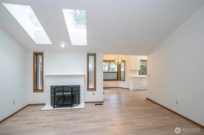 Property photo for 9711 Onyx Drive Sw, Lakewood photo 6