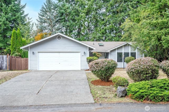 Property photo for 9711 Onyx Drive Sw, Lakewood