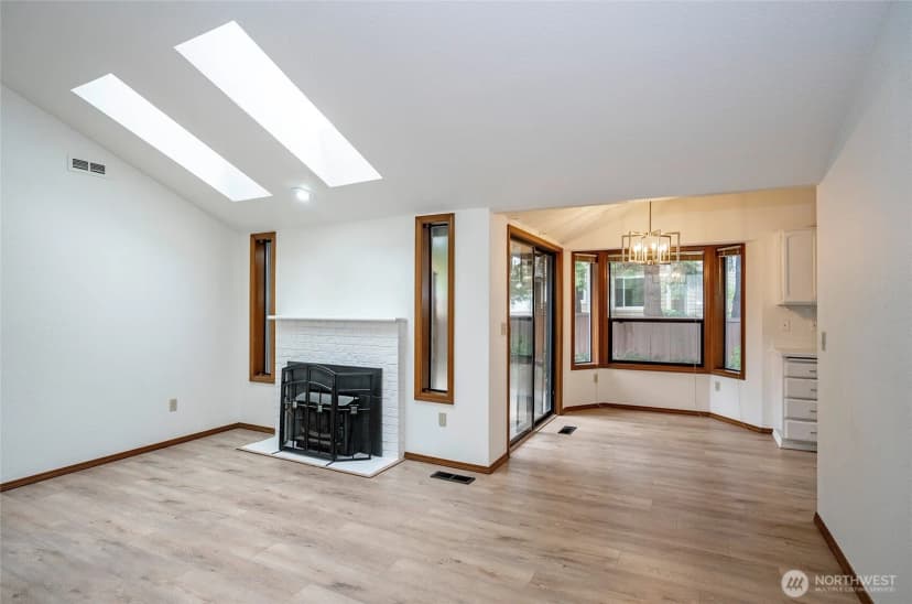 Property photo for 9711 Onyx Drive Sw, Lakewood photo 7