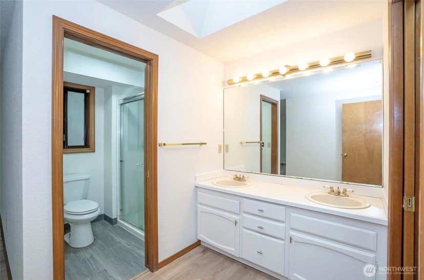 Property photo for 9711 Onyx Drive Sw, Lakewood photo 17