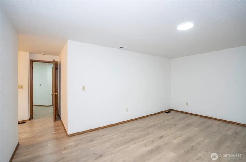 Property photo for 9711 Onyx Drive Sw, Lakewood photo 16