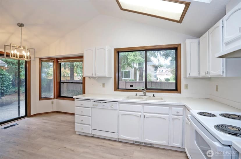 Property photo for 9711 Onyx Drive Sw, Lakewood photo 13