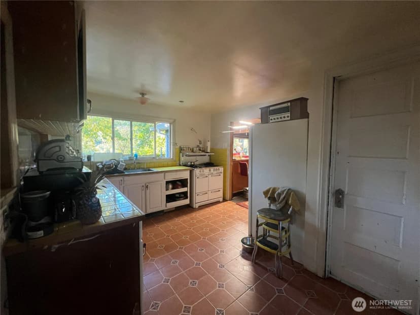 Property photo for 12053 3rd Avenue S, Seattle photo 10
