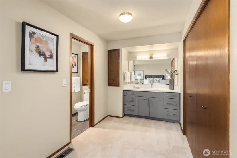 Property photo for 15713 37th Avenue Ne, Lake Forest Park photo 17