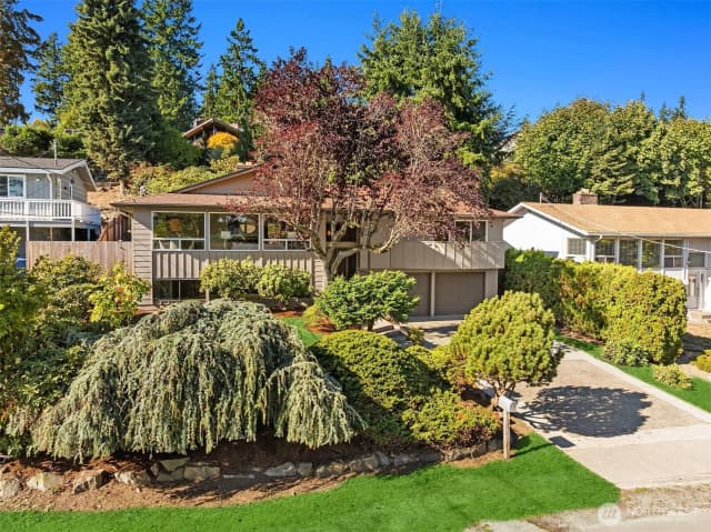 Property photo for 15713 37th Avenue Ne, Lake Forest Park photo 2