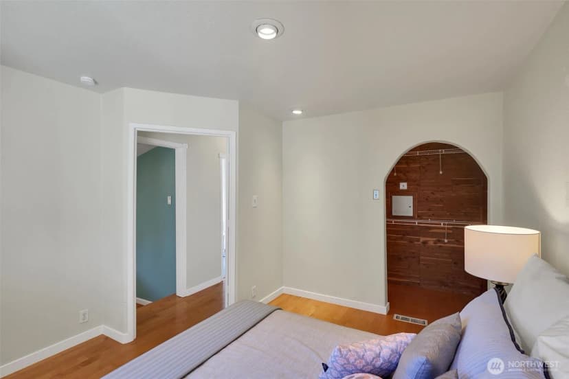 Property photo for 1709 Sw Cloverdale Street, Seattle photo 34