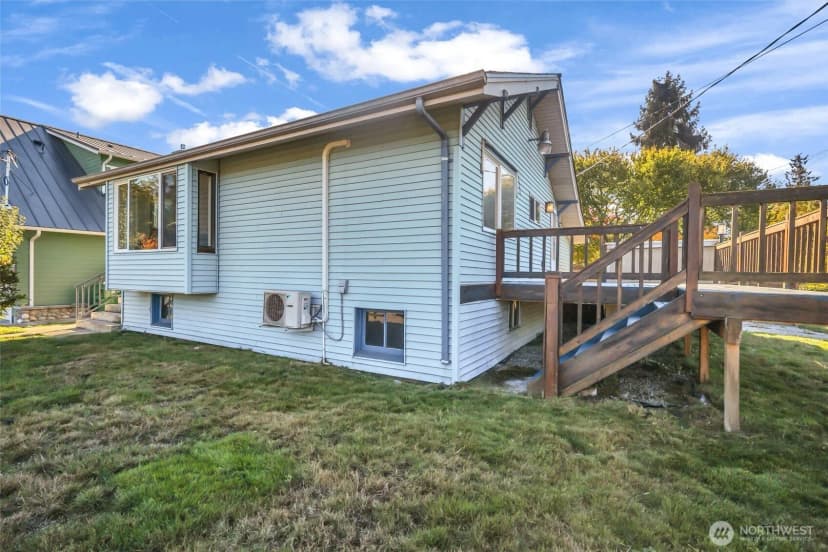 Property photo for 1709 Sw Cloverdale Street, Seattle photo 12