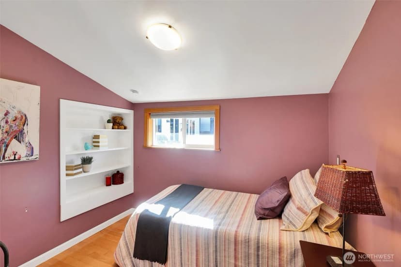 Property photo for 1709 Sw Cloverdale Street, Seattle photo 6
