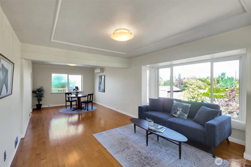 Property photo for 1709 Sw Cloverdale Street, Seattle photo 3