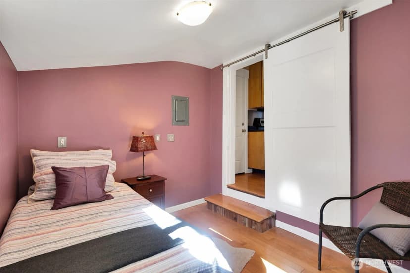 Property photo for 1709 Sw Cloverdale Street, Seattle photo 31