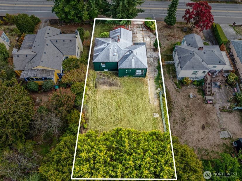 Property photo for 10713 15th Ave Ne, Seattle photo 23