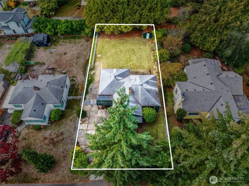 Property photo for 10713 15th Ave Ne, Seattle photo 22
