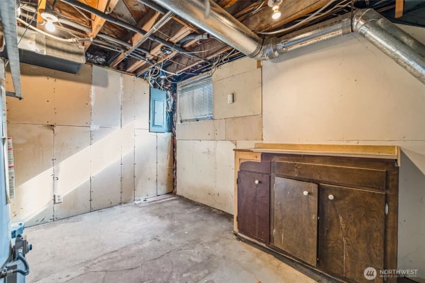 Property photo for 10713 15th Ave Ne, Seattle photo 17