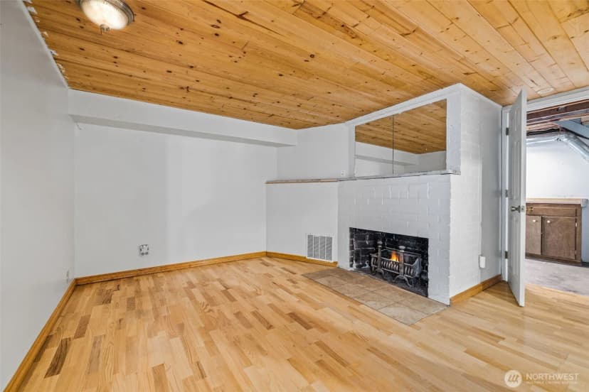 Property photo for 10713 15th Ave Ne, Seattle photo 14