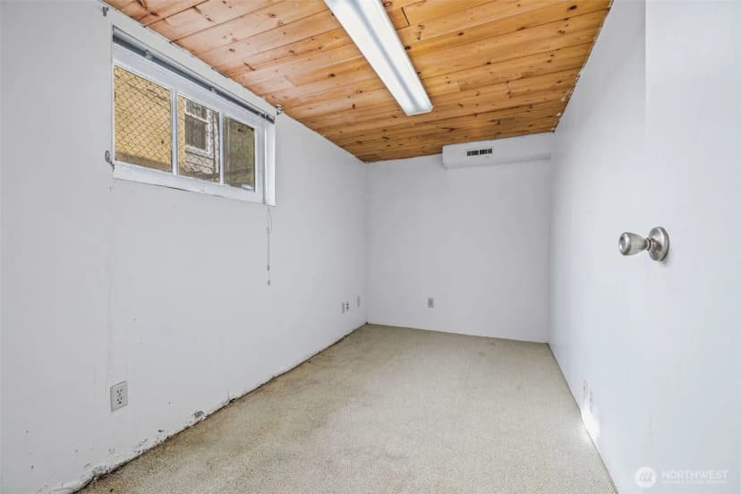 Property photo for 10713 15th Ave Ne, Seattle photo 15