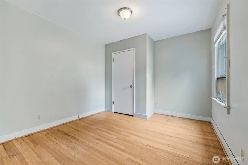 Property photo for 10713 15th Ave Ne, Seattle photo 10